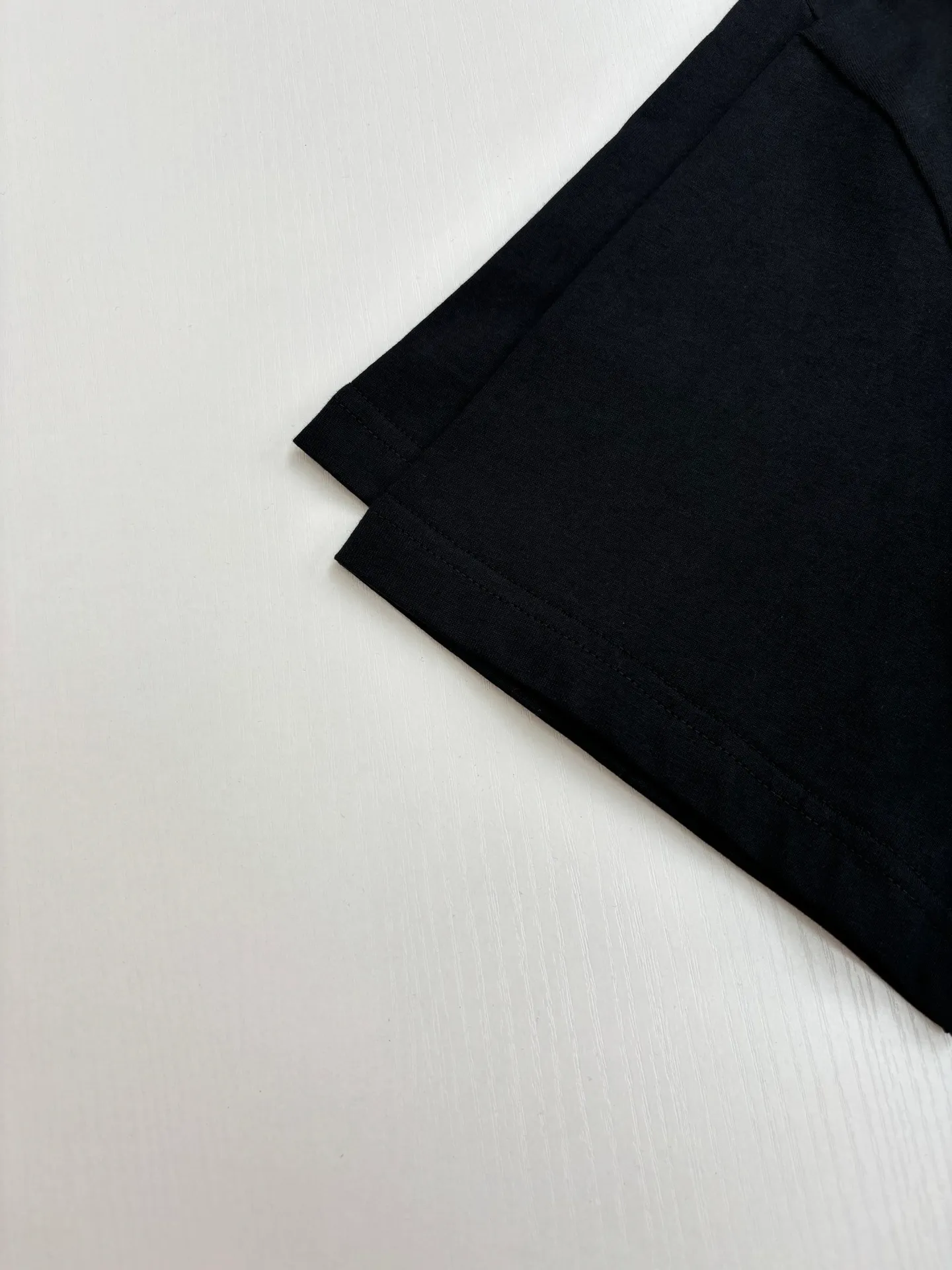 🅿️270 Come Hearts*/Cro Heart 25Ss new foti skull soldier text short sleeves. The fabric is made of 26 weave 200g cotton. The printing is made of thermoset ink. Customized accessories Size: S/M/L